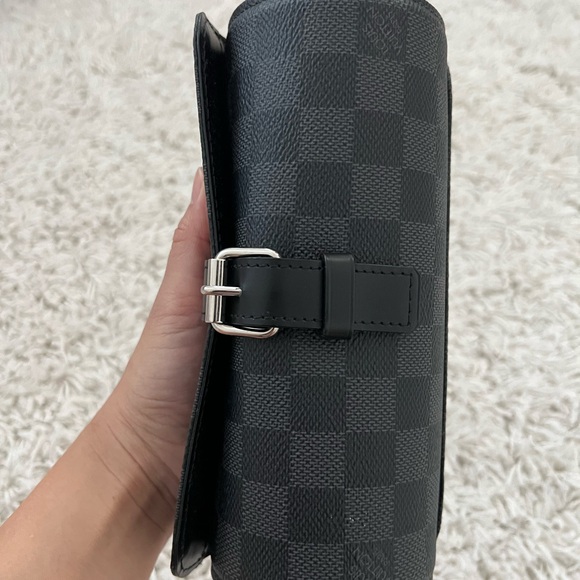 Damier Graphite 3 Watch Travel Case - Picture 13 of 14
